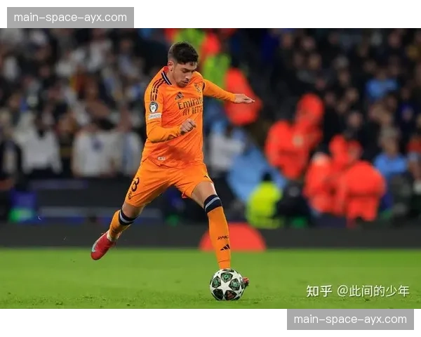 数据深度：对比近五个赛季，欧冠淘汰赛阶段的平均防守距离缩短了2.1米