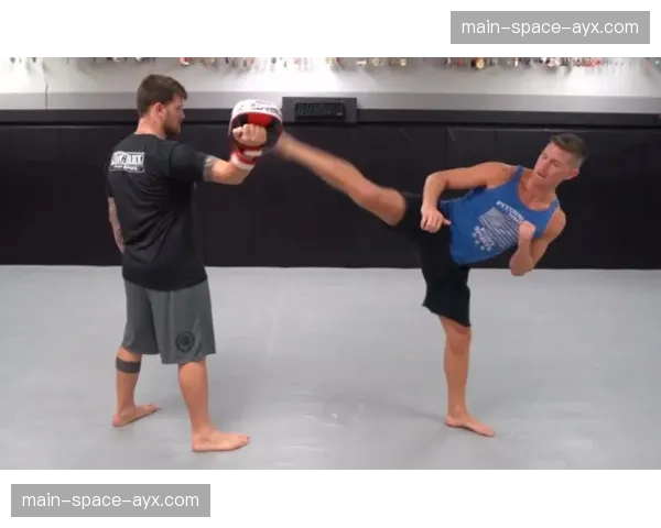 “神奇小子”汤普森宣布成立自己的拳馆，专注于站立技术教学